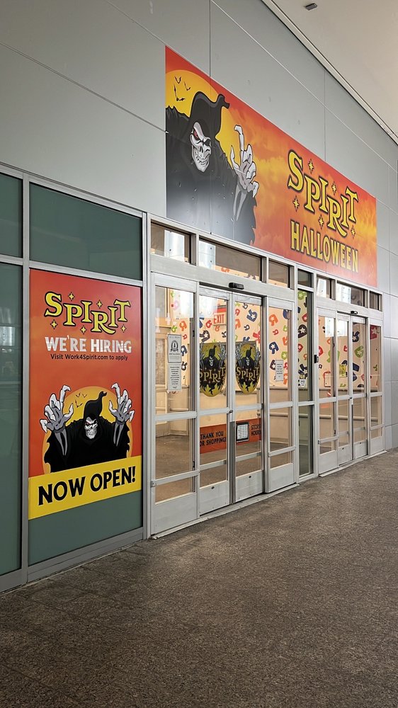 SPIRIT HALLOWEEN Updated September 2024 6135 Junction Blvd, Rego