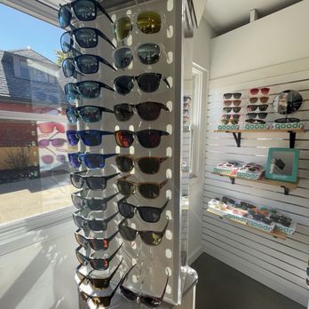 Running Niche - Shoe Stores Near Me - St. Louis, Missouri