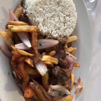 La Casa Del Chef - Lomo saltado - Peruvian Near Me - Ridgefield Park, New Jersey