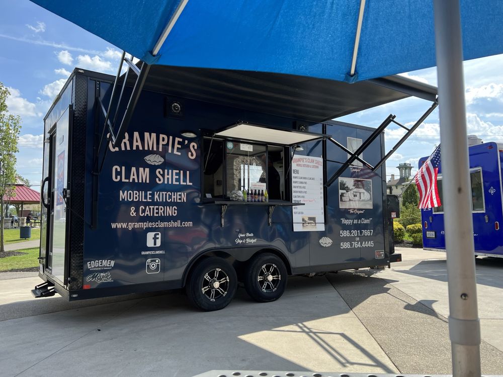 Grampie’s Clam Shell Logo