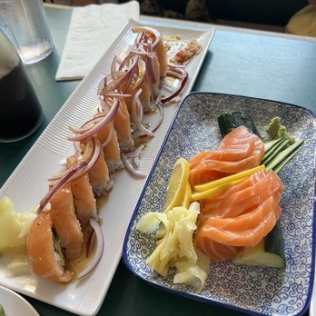 Sushi Bento - Salmon sashimi and Baja salmon - Japanese Near Me - Indio, California Sushi Bento - Salmon sashimi and Baja salmon - Japanese Near Me - Indio, California