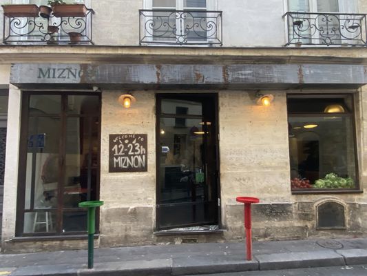 Miznon by null