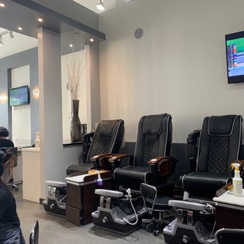 Luxe Nail Lounge - Pedicure seats - Nail Salons Near Me - Fairfax, Virginia Luxe Nail Lounge - Pedicure seats - Nail Salons Near Me - Fairfax, Virginia