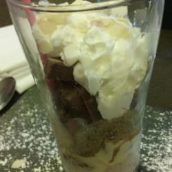 Paris-Nice - La glace régime (oui oui ! Cest son nom) : Snickers, glace choco, caramel, M&M's, chantilly
