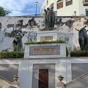 Paseo de la Princesa - Local Flavor Near Me - San Juan, Puerto Rico