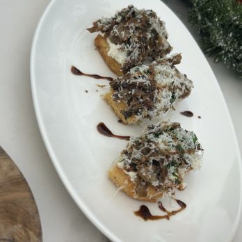 Myrtle & Rose Rooftop Bar - Mushroom Toast - Cocktail Bars Near Me - Savannah, Georgia Myrtle & Rose Rooftop Bar - Mushroom Toast - Cocktail Bars Near Me - Savannah, Georgia