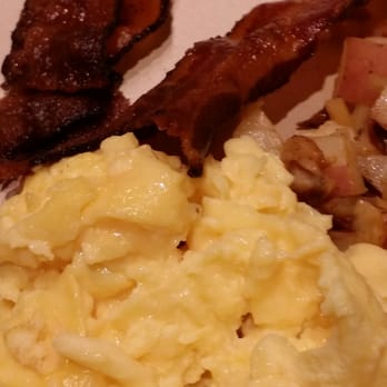 Sproul Dining - basic scramble, bacon and potatoes - Cafeteria Near Me - Los Angeles, California Sproul Dining - basic scramble, bacon and potatoes - Cafeteria Near Me - Los Angeles, California
