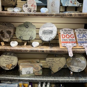 Blackie's Backyard - Pet Stores Near Me - Eureka Springs, Arkansas