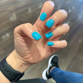 Drift Away Nail Lounge - Dip color Melted Ice (Don't judge I need some cuticle oil) - Nail Salons Near Me - Spring, Texas