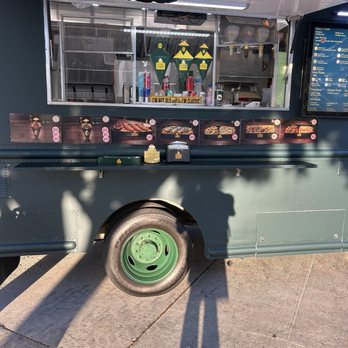 Frites Freak - Front - Food Trucks Near Me Frites Freak - Front - Food Trucks Near Me