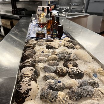 Duke's Seafood - Seafood Near Me - Seattle, Washington