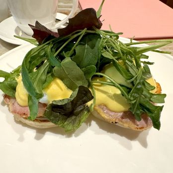 Park Hyatt - Eggs Benedict at Joni - Hotels Near Me - Toronto, Ontario