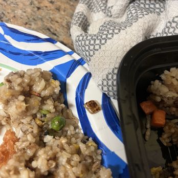 Sisters Thai Kitchen - Chicken rice Burned - Thai Near Me - Roseville, California Sisters Thai Kitchen - Chicken rice Burned - Thai Near Me - Roseville, California