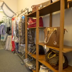 Dino's Shoe Repair & Alterations