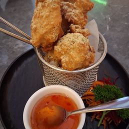 Crispy chicken wing appetizer