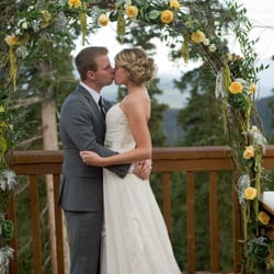 Bella Fiori - Wedding ceremony floral archway