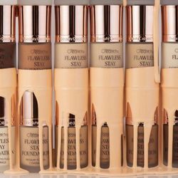L.A. Glam Studio - NEW Flawless Stay Foundation from Beauty Creations.