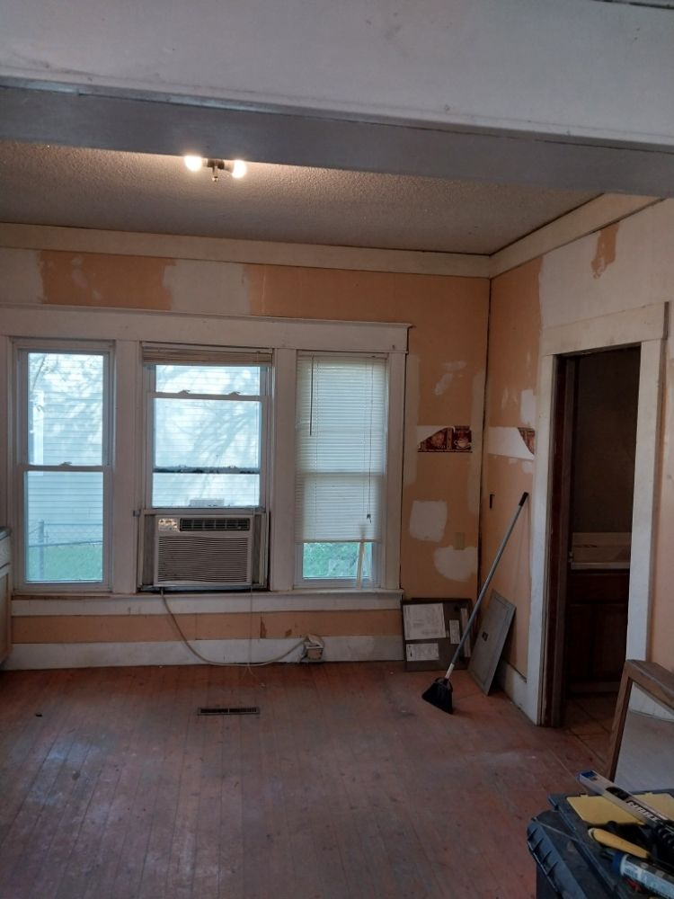 Slide of Moe's Home Maintenance and Repair