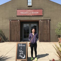Healdsburg Tours - Stopped at Valley of the Moon for wine tasting!
