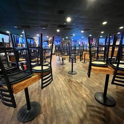 Gator's Dockside Spring Hill - Closed them up.