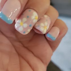 V Spa Nails