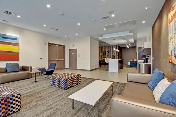 Fiona WeHo Apartments by null