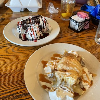 Checkers Old Munchen - Black Forest cake and Apple strudel - American Near Me - Pompano Beach, Florida