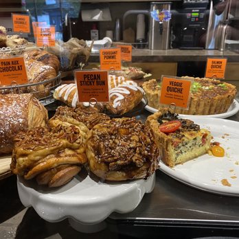 Brown Bear Baking - Pastries at breakfast - Coffee & Tea Near Me - Eastsound, Washington