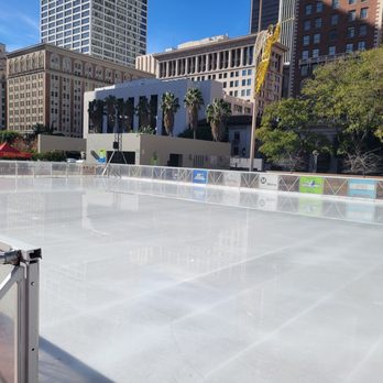 Holiday Ice Rink - Skating Rinks Near Me - Los Angeles, California Holiday Ice Rink - Skating Rinks Near Me - Los Angeles, California