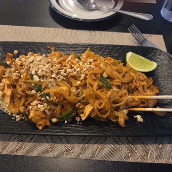 Easy Thai Cafe - NO2 Chicken Pad Thai - Thai Near Me - Elko, Nevada