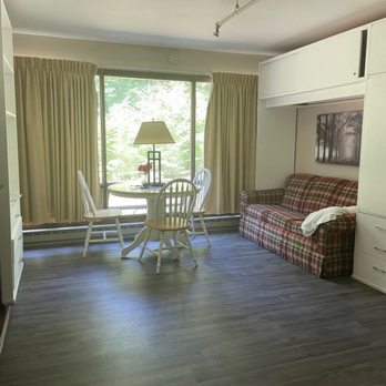 Evergreen Valley Inn & Villas - Studio - Hotels Near Me - Stoneham, Maine