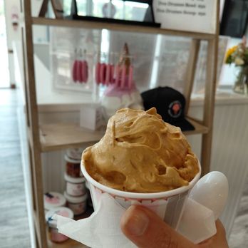 Pav's Creamery - Green - Butterbeer kustard one scoop $3.95 - Ice Cream & Frozen Yogurt Near Me - Uniontown, Ohio Pav's Creamery - Green - Butterbeer kustard one scoop $3.95 - Ice Cream & Frozen Yogurt Near Me - Uniontown, Ohio