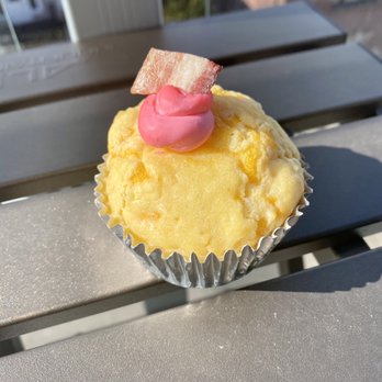The Seattle Barkery - A fabulous barkery pupcake! - Pet Services Near Me - Seattle, Washington