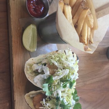 Showcase Restaurant & Bar - Fish tacos - Seafood Near Me - Vancouver, British Columbia Showcase Restaurant & Bar - Fish tacos - Seafood Near Me - Vancouver, British Columbia
