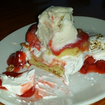 Murphy's - Strawberry shortcake. Very good! :) - American Near Me - Atlanta, Georgia