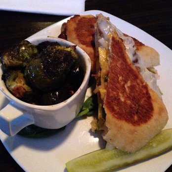 SpeakEZ Lounge - Cuban - Lounges Near Me - Grand Rapids, Michigan SpeakEZ Lounge - Cuban - Lounges Near Me - Grand Rapids, Michigan