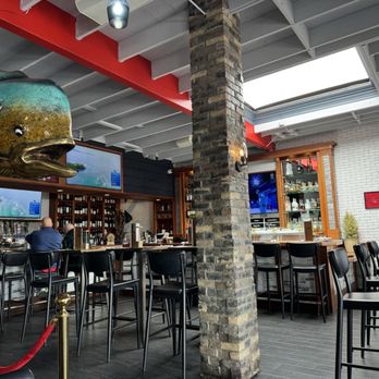 Hook & Anchor - Inside - Seafood Near Me - Costa Mesa, California