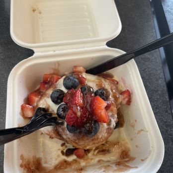 Cinnaholic - Fruit roll up - Desserts Near Me - Baltimore, Maryland