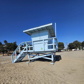 Cabrillo Beach - Lifeguard station - Beaches Near Me - San Pedro, California