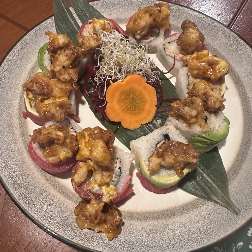 Zasshi - Daruma roll - Japanese Near Me - Mazatlán, SIN Zasshi - Daruma roll - Japanese Near Me - Mazatlán, SIN