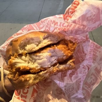 Jollibee - Chicken sandwich - Filipino Near Me - New York, New York
