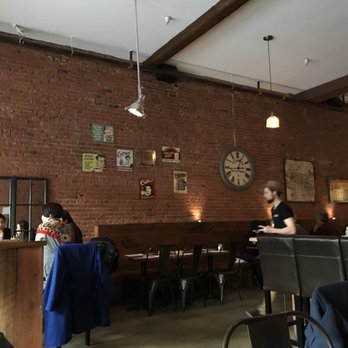 Catch 122 - Interiors - Breakfast & Brunch Near Me - North Vancouver, British Columbia Catch 122 - Interiors - Breakfast & Brunch Near Me - North Vancouver, British Columbia