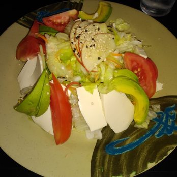 Yotsuba - Salad with tofu, avocado, tomato, radish, lettuce - Japanese Near Me - Aguascalientes, AGU