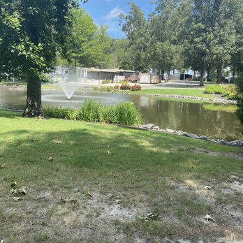Grey's Point Camp - Pond - Campgrounds Near Me - Topping, Virginia