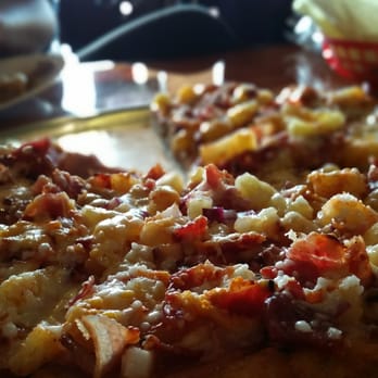 Uncle Tony's - Spicy Hawaiian pizza - Italian Near Me - Valley Glen, California Uncle Tony's - Spicy Hawaiian pizza - Italian Near Me - Valley Glen, California