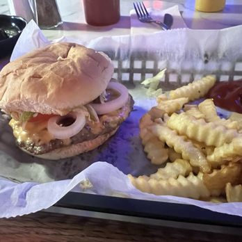 Detroit Street Bar & Grill - Cheese burger - Bars Near Me - Lagrange, Indiana Detroit Street Bar & Grill - Cheese burger - Bars Near Me - Lagrange, Indiana