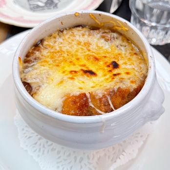 Le Compas - Onion Soup Au Gratin - French Near Me - Paris, 75 Le Compas - Onion Soup Au Gratin - French Near Me - Paris, 75