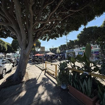 Shoop's - street view - Delis Near Me - Santa Monica, California