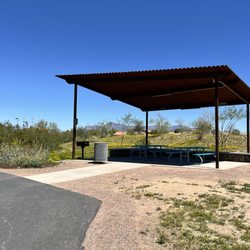 Signal Butte Park - Shaded lunch area on the walking path