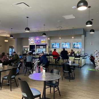 Game of Irons - Bar and dining area - Golf Near Me - Oak Brook, Illinois